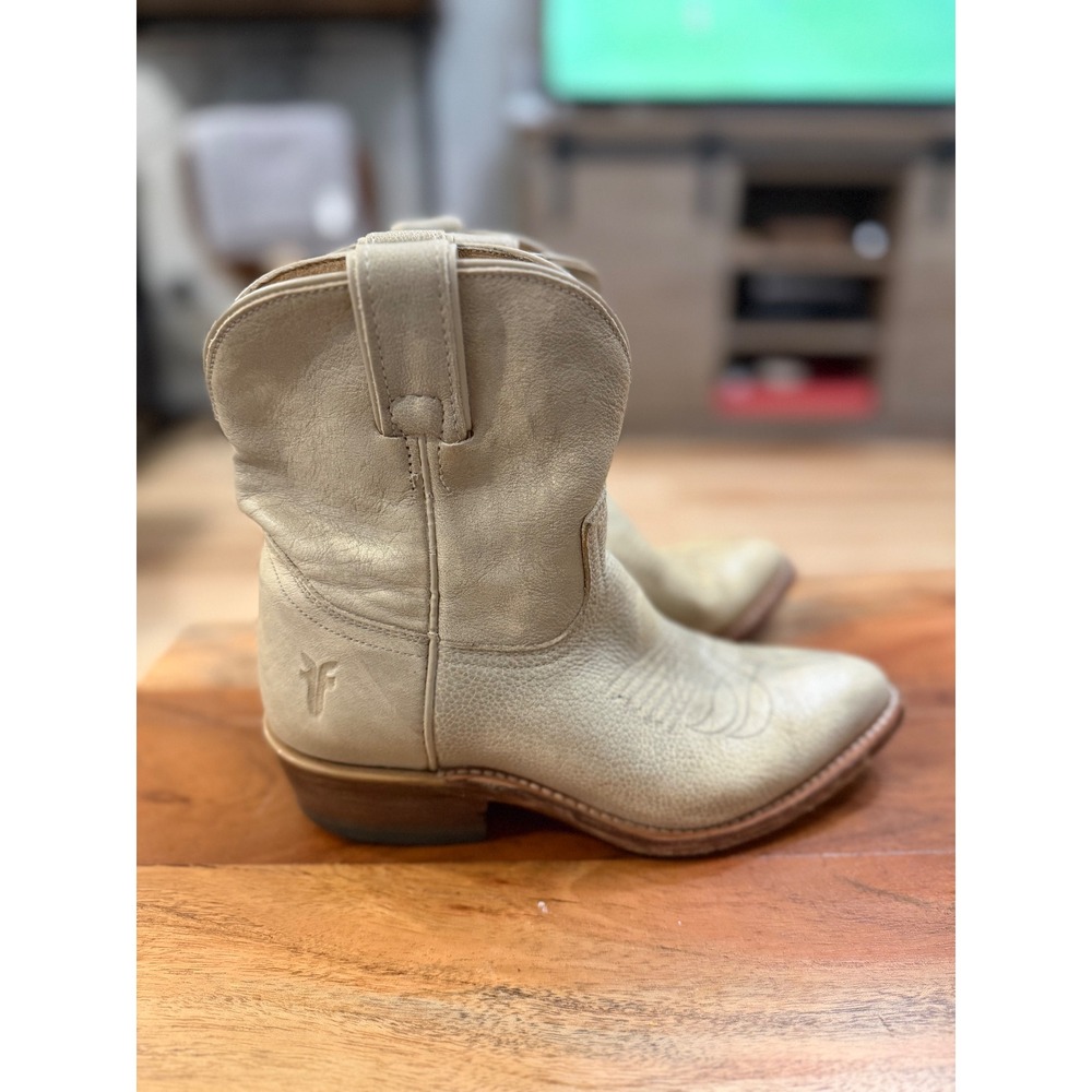 Frye Billy Short Cream Leather Western Cowboy Boots Women Size 6B Pointed Toe